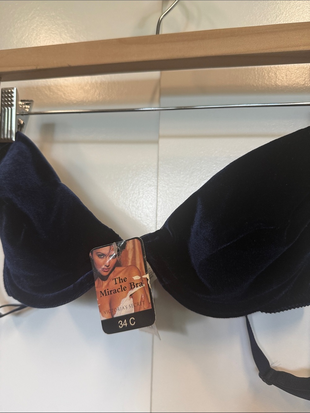 New Victoria's Secret Velvet miracle  Bra - holidays, sexy, gift